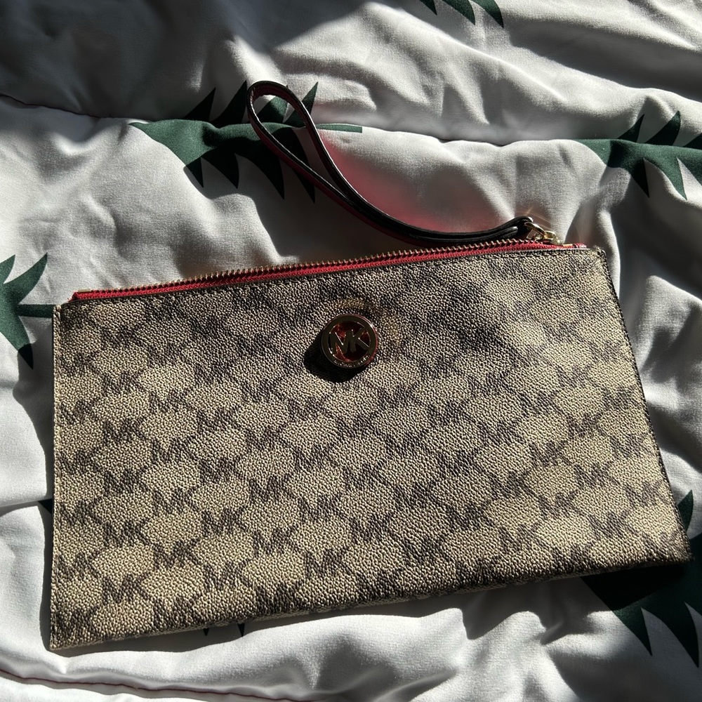Michael Kors large clutch signature print